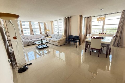 Купить кондоминиум в Авентура, Флорида 2 спальни, 149.11м2, № 1760951 - фото 2