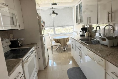 Купить кондоминиум в Авентура, Флорида 2 спальни, 149.11м2, № 1760951 - фото 1