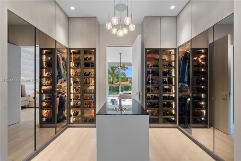 Condominio en venta en Sunny Isles Beach, Florida, 3 dormitorios, 297.84 m2 № 1963561 - foto 13