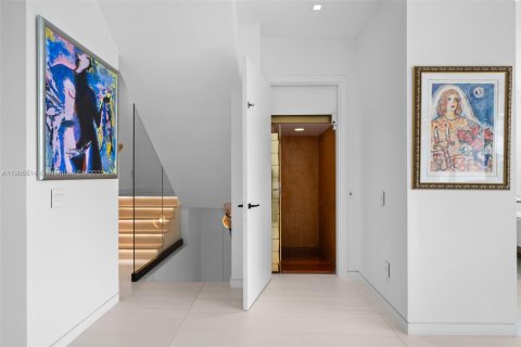 Condominio en venta en Sunny Isles Beach, Florida, 3 dormitorios, 297.84 m2 № 1963561 - foto 10