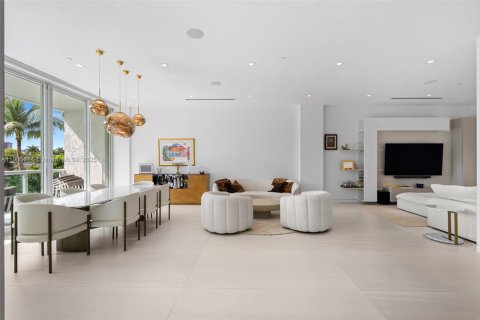 Condominio en venta en Sunny Isles Beach, Florida, 3 dormitorios, 297.84 m2 № 1963561 - foto 2