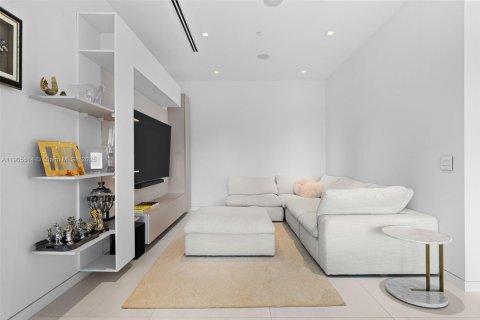 Condominio en venta en Sunny Isles Beach, Florida, 3 dormitorios, 297.84 m2 № 1963561 - foto 5