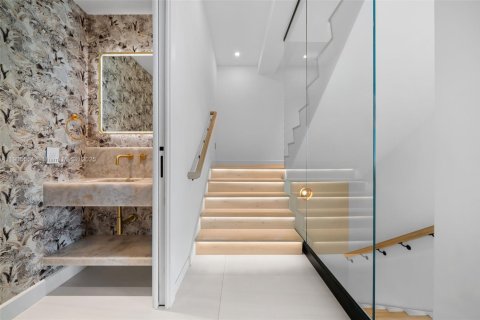 Condominio en venta en Sunny Isles Beach, Florida, 3 dormitorios, 297.84 m2 № 1963561 - foto 12