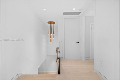 Condominio en venta en Sunny Isles Beach, Florida, 3 dormitorios, 297.84 m2 № 1963561 - foto 24