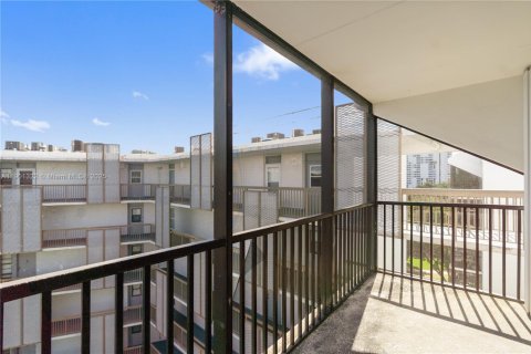 Condo in Aventura, Florida, 1 bedroom  № 1953416 - photo 20