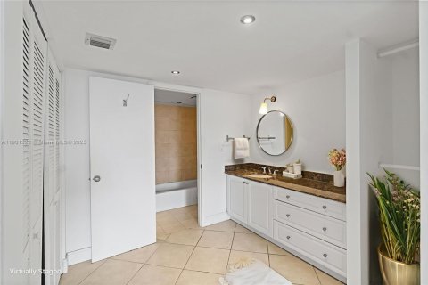 Condo in Aventura, Florida, 1 bedroom  № 1953416 - photo 4