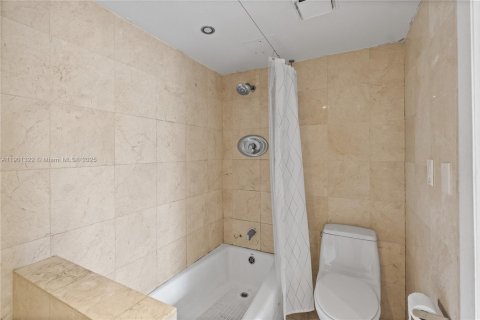 Condo in Aventura, Florida, 1 bedroom  № 1953416 - photo 18