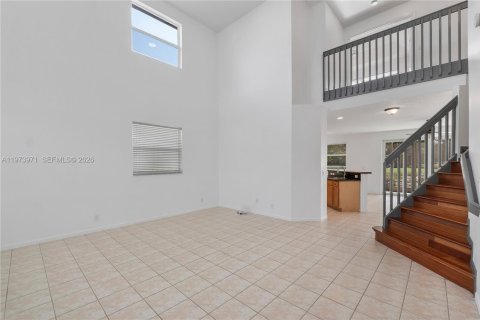 House in Pompano Beach, Florida 4 bedrooms, 221.39 sq.m. № 2036198 - photo 7