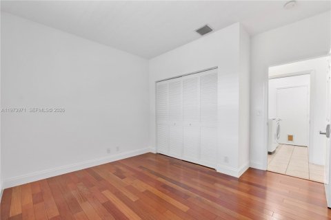 House in Pompano Beach, Florida 4 bedrooms, 221.39 sq.m. № 2036198 - photo 21