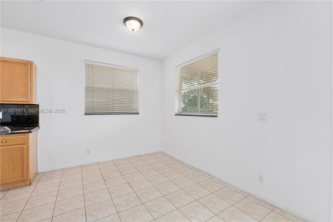 House in Pompano Beach, Florida 4 bedrooms, 221.39 sq.m. № 2036198 - photo 15