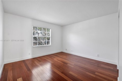 House in Pompano Beach, Florida 4 bedrooms, 221.39 sq.m. № 2036198 - photo 24