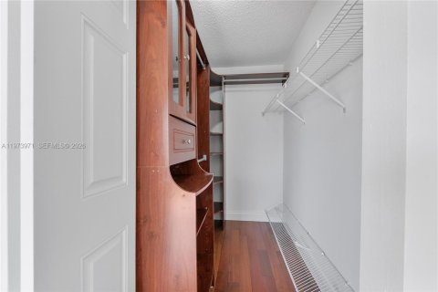 House in Pompano Beach, Florida 4 bedrooms, 221.39 sq.m. № 2036198 - photo 30