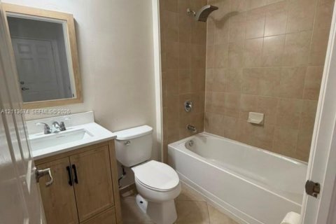 Купить виллу или дом в Хомстед, Флорида 4 спальни, 175.03м2, № 2434123 - фото 16