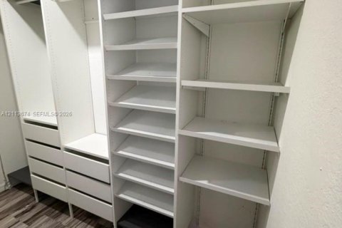 Купить виллу или дом в Хомстед, Флорида 4 спальни, 175.03м2, № 2434123 - фото 19