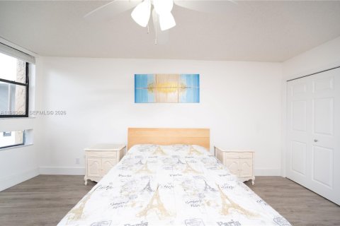 Купить кондоминиум в Уэстон, Флорида 2 спальни, 114.73м2, № 2044054 - фото 14