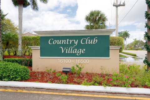 Купить кондоминиум в Уэстон, Флорида 2 спальни, 114.73м2, № 2044054 - фото 4