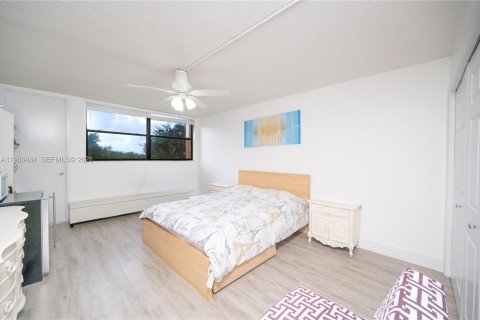 Купить кондоминиум в Уэстон, Флорида 2 спальни, 114.73м2, № 2044054 - фото 12