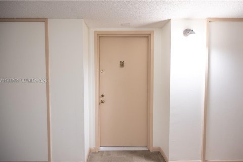 Купить кондоминиум в Уэстон, Флорида 2 спальни, 114.73м2, № 2044054 - фото 25