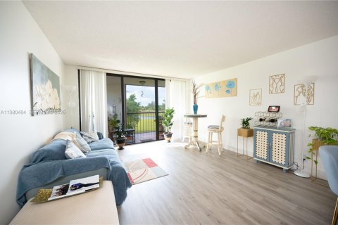 Купить кондоминиум в Уэстон, Флорида 2 спальни, 114.73м2, № 2044054 - фото 8