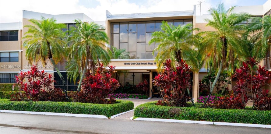 Кондоминиум с 2 спальнями в Уэстон, Флорида № 2044054