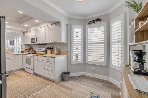 Condo in New Smyrna Beach, Florida, 3 bedrooms  № 1680051 - photo 11