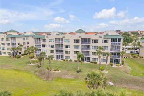 Condo in New Smyrna Beach, Florida, 3 bedrooms  № 1680051 - photo 4