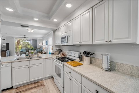 Condo in New Smyrna Beach, Florida, 3 bedrooms  № 1680051 - photo 12