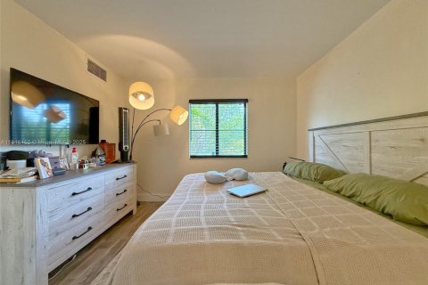 Condo in Cutler Bay, Florida, 3 bedrooms  № 1775950 - photo 23