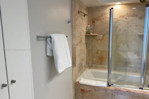 Appartement à louer à Miami Beach, Floride: 2 chambres, 104.98 m2 № 1709978 - photo 24