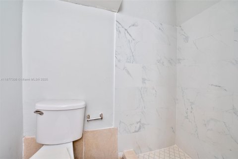 Casa en alquiler en Miramar, Florida, 3 dormitorios, 139.35 m2 № 1923989 - foto 24