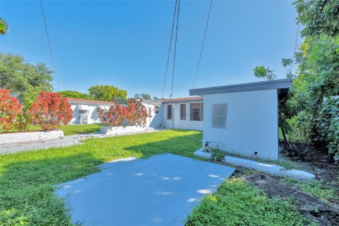 House in Miramar, Florida 3 bedrooms, 139.35 sq.m. № 1923989 - photo 18
