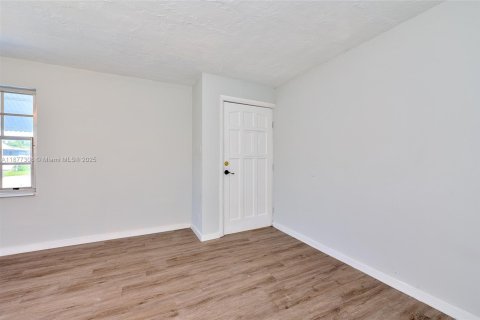 Casa en alquiler en Miramar, Florida, 3 dormitorios, 139.35 m2 № 1923989 - foto 27