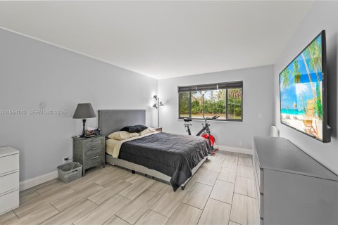 Condo in Plantation, Florida, 2 bedrooms  № 2009520 - photo 10