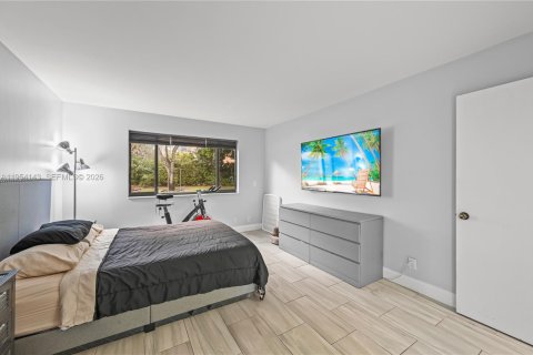 Condo in Plantation, Florida, 2 bedrooms  № 2009520 - photo 11