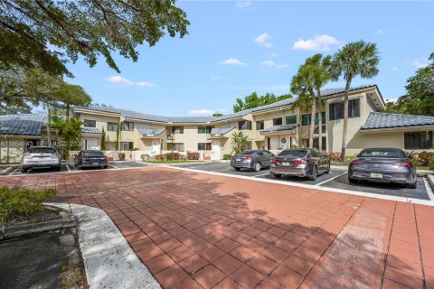 Condo in Plantation, Florida, 2 bedrooms  № 2009520 - photo 24