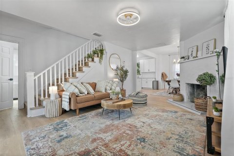 Casa en venta en Saint Petersburg, Florida, 5 dormitorios, 189.33 m2 № 1919902 - foto 4