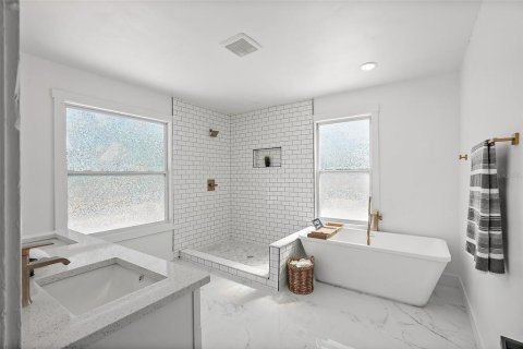 Casa en venta en Saint Petersburg, Florida, 5 dormitorios, 189.33 m2 № 1919902 - foto 19