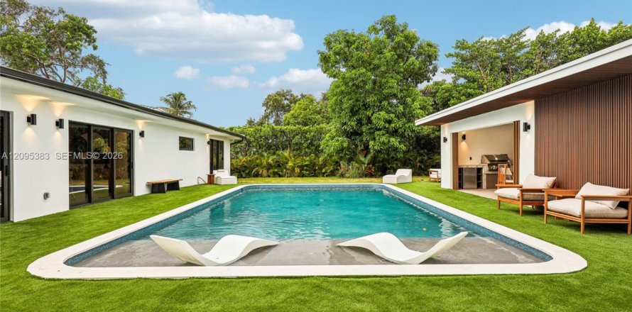 House in Miami, Florida 4 bedrooms, 231.23 sq.m. № 2383298