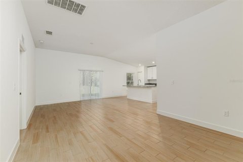 Villa ou maison à vendre à Winter Haven, Floride: 3 chambres, 136.29 m2 № 2223607 - photo 2