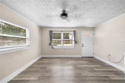 Immobilier commercial à vendre à Zephyrhills, Floride: 3 chambres, 128.67 m2 № 2356710 - photo 9