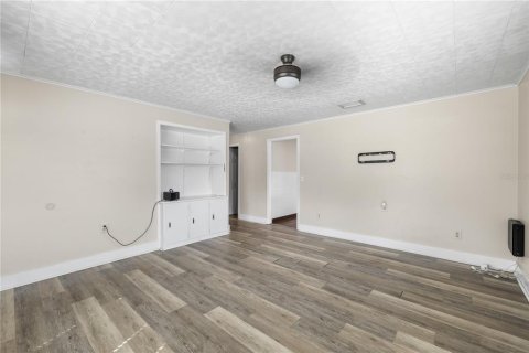 Immobilier commercial à vendre à Zephyrhills, Floride: 3 chambres, 128.67 m2 № 2356710 - photo 8