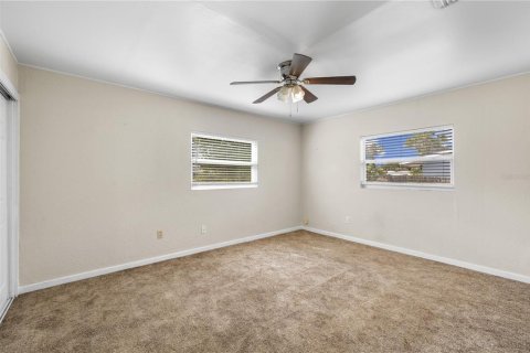 Immobilier commercial à vendre à Zephyrhills, Floride: 3 chambres, 128.67 m2 № 2356710 - photo 21