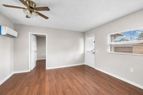 Immobilier commercial à vendre à Zephyrhills, Floride: 3 chambres, 128.67 m2 № 2356710 - photo 30