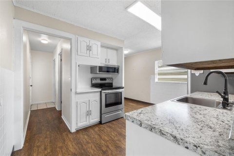 Immobilier commercial à vendre à Zephyrhills, Floride: 3 chambres, 128.67 m2 № 2356710 - photo 12