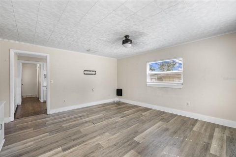 Immobilier commercial à vendre à Zephyrhills, Floride: 3 chambres, 128.67 m2 № 2356710 - photo 7