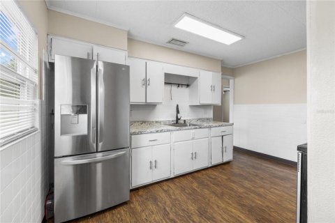 Immobilier commercial à vendre à Zephyrhills, Floride: 3 chambres, 128.67 m2 № 2356710 - photo 15