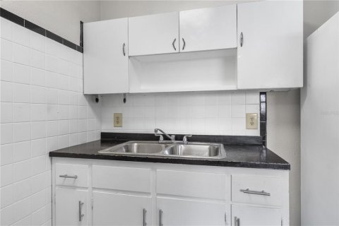 Immobilier commercial à vendre à Zephyrhills, Floride: 3 chambres, 128.67 m2 № 2356710 - photo 18