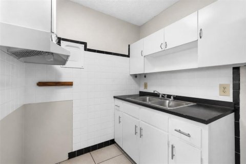 Immobilier commercial à vendre à Zephyrhills, Floride: 3 chambres, 128.67 m2 № 2356710 - photo 17