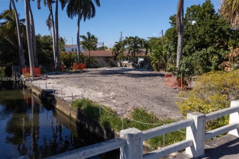 Land in Miami, Florida № 1987201 - photo 2