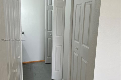 Condominio en alquiler en Oakland Park, Florida, 2 dormitorios, 92.16 m2 № 2056607 - foto 16